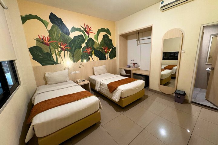 Room 8 of 85