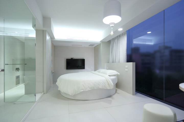 Room 10 of 74