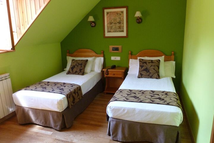 Room 4 of 31