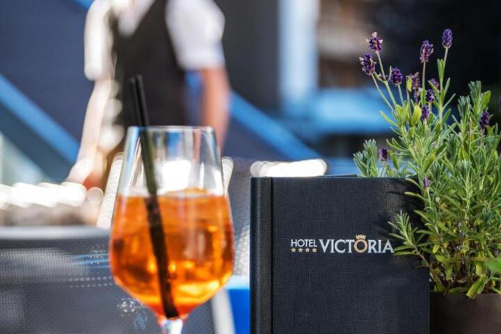 Hotel VICTORIA - adults only breakfast brunch & bar