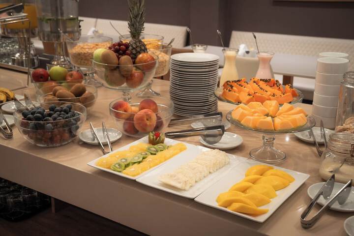 Breakfast/Coffee Service 26 of 40