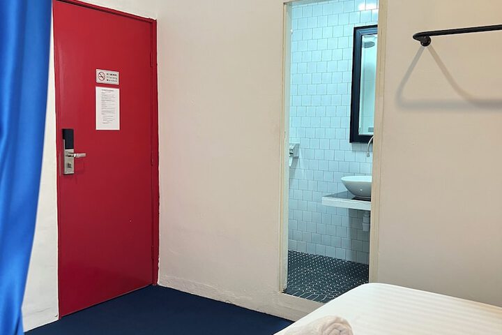 Room 78 of 122