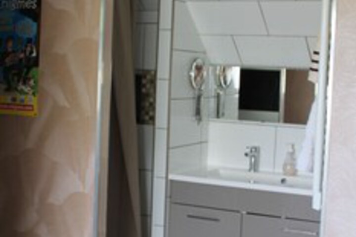 Room 4 of 24