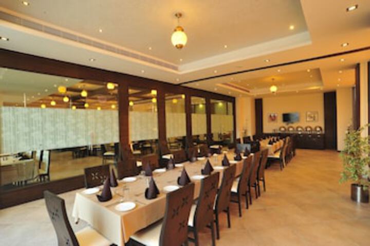 Dining 4 of 5