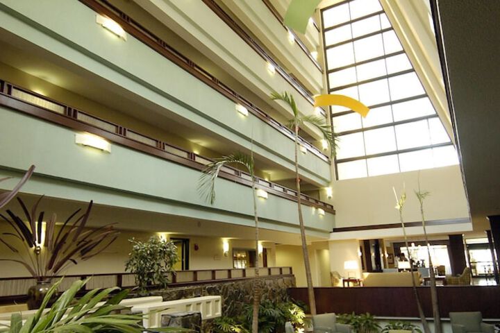 Entrance & Lobby