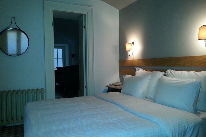 Room 4 of 58