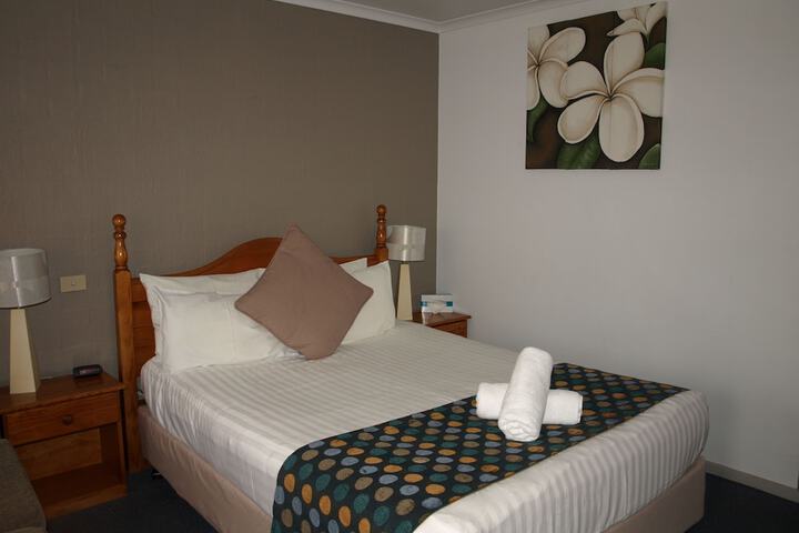 Room 2 of 41