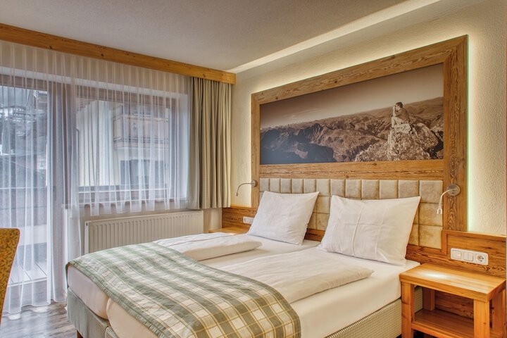 Room 17 of 171