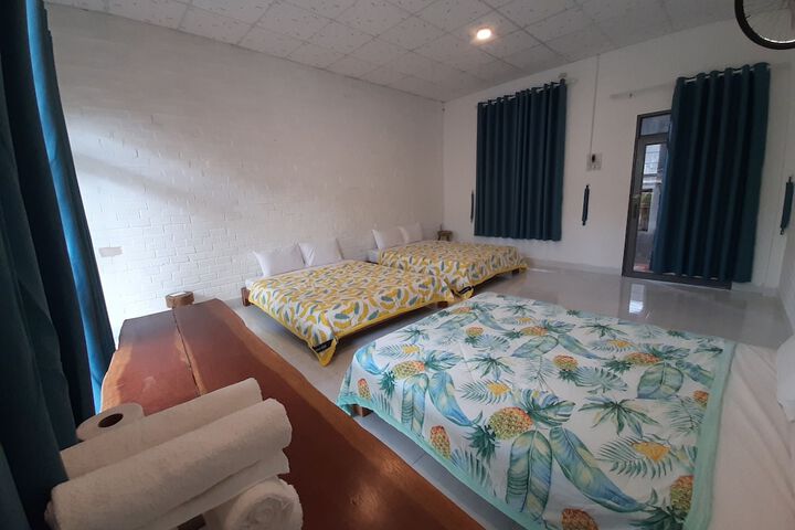 Room 12 of 26