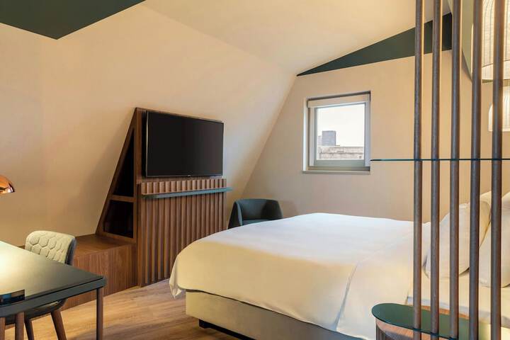 Room 40 of 219