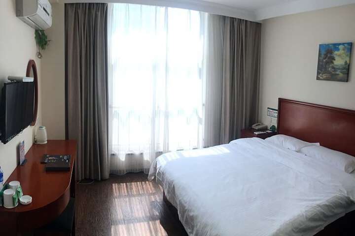 Room 6 of 61
