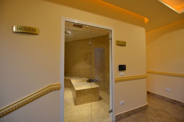 Room 12 of 13