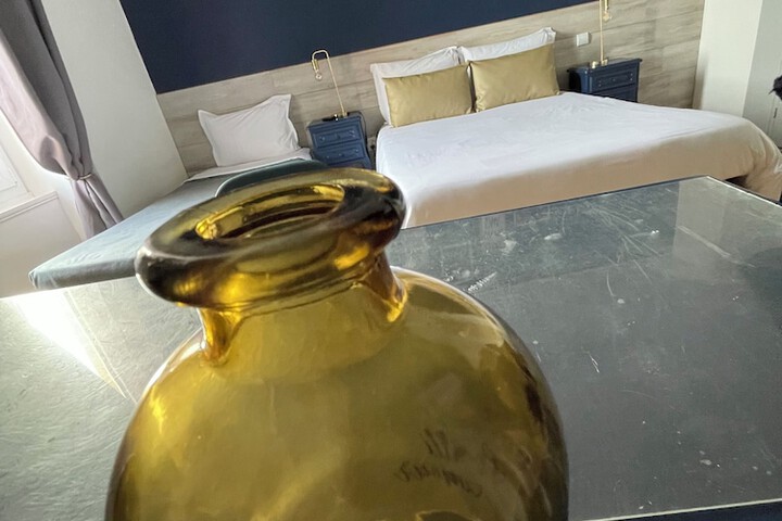 Room 15 of 40