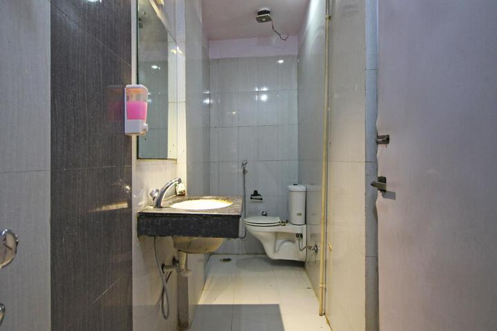 OYO 2839 Hotel Ganga Palace