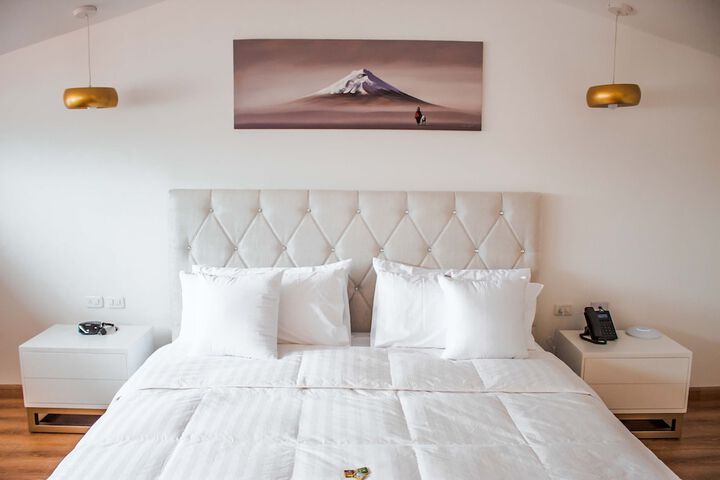 Room 20 of 106