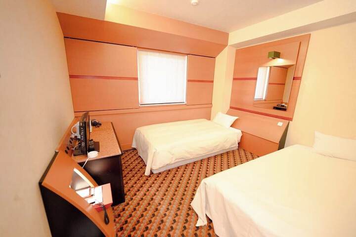 Room 11 of 60