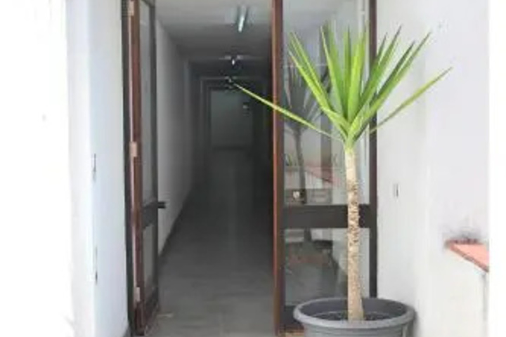 Room 12 of 21