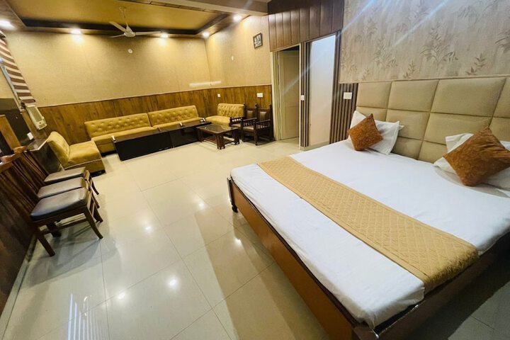 Room 16 of 17