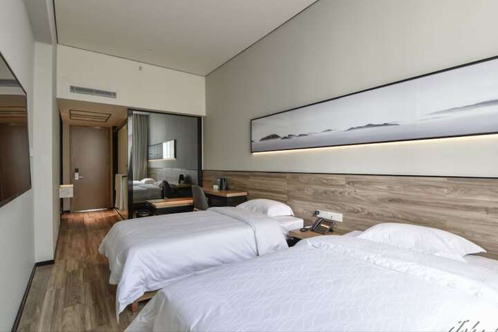 Room 8 of 26