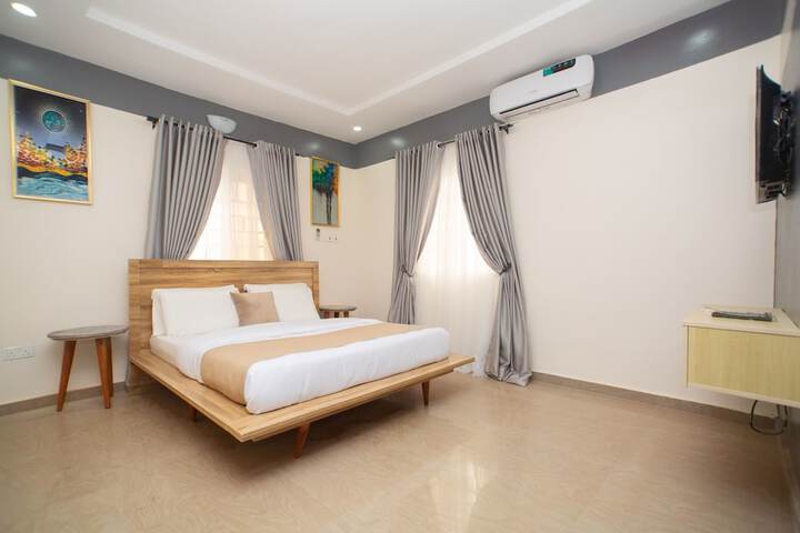 Room 8 of 24