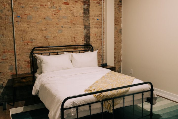 Room 7 of 65