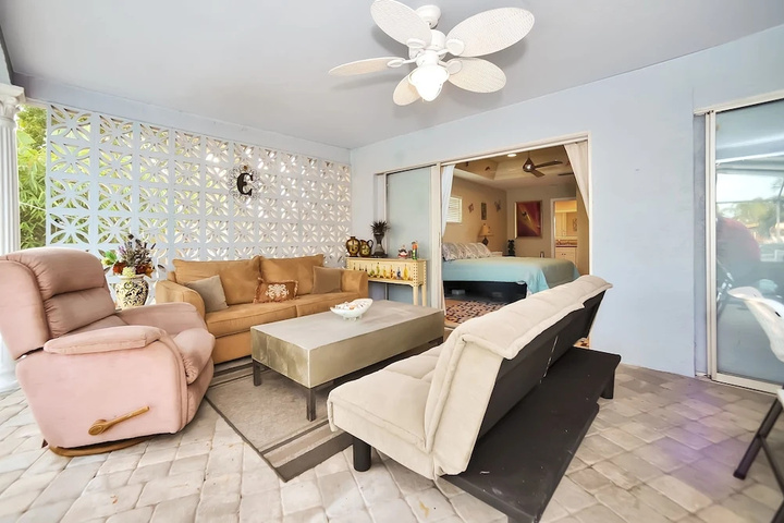 Apollo Beach W / Pool Room To Entertain, Pet Friendly! 6 Bedroom Home
