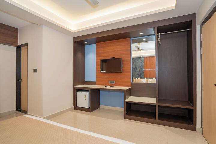 Room 52 of 174
