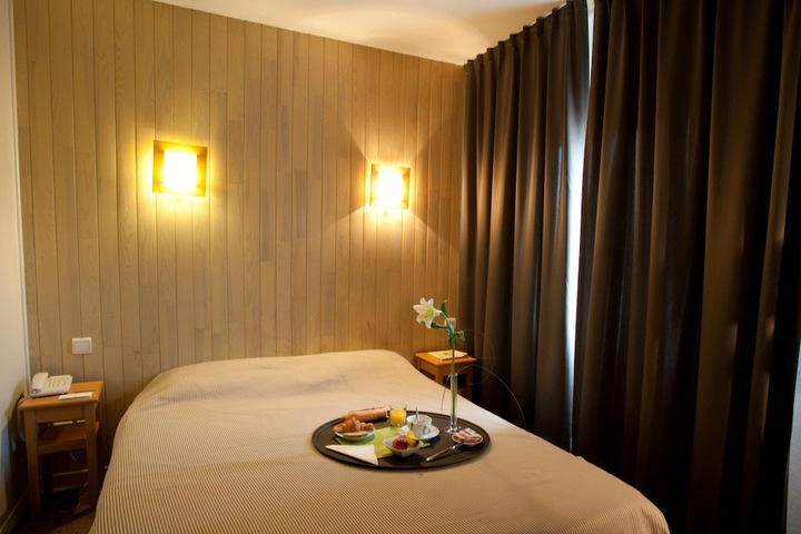 Room 8 of 44