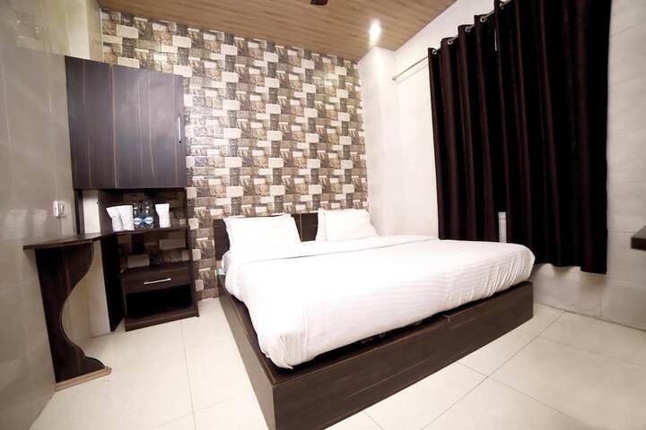 Room 26 of 49