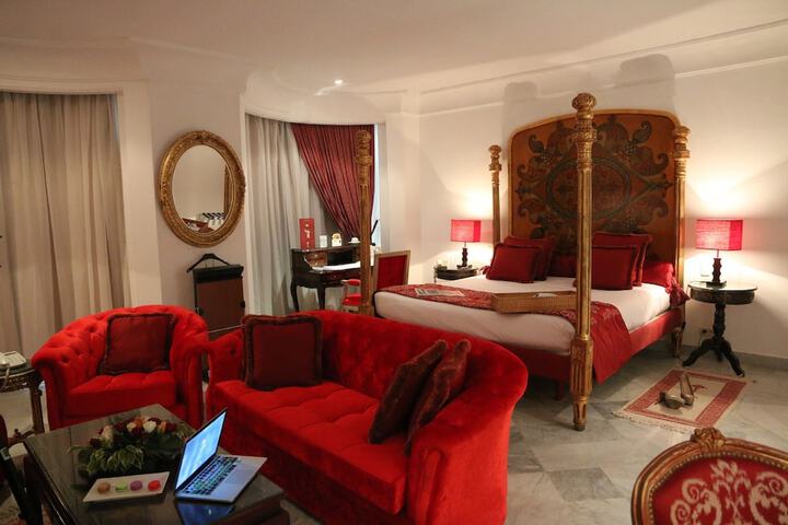 Room 10 of 49