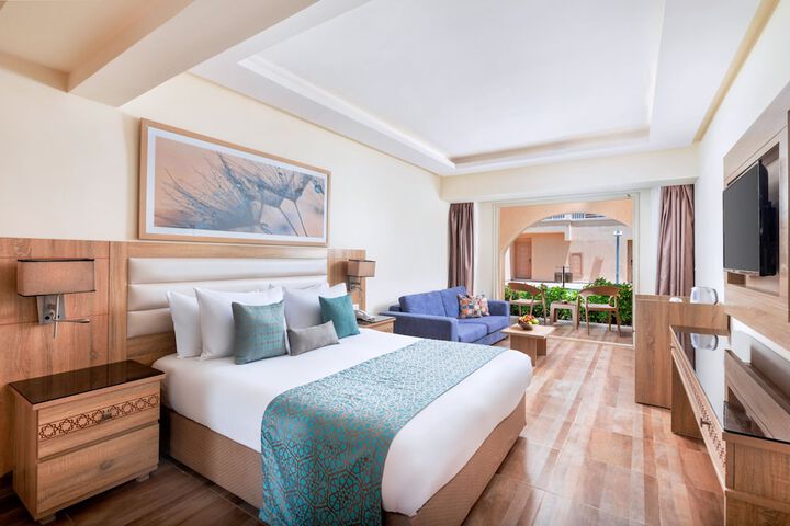 Room 9 of 220
