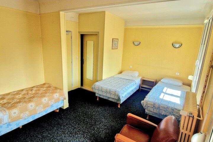 Room 15 of 25