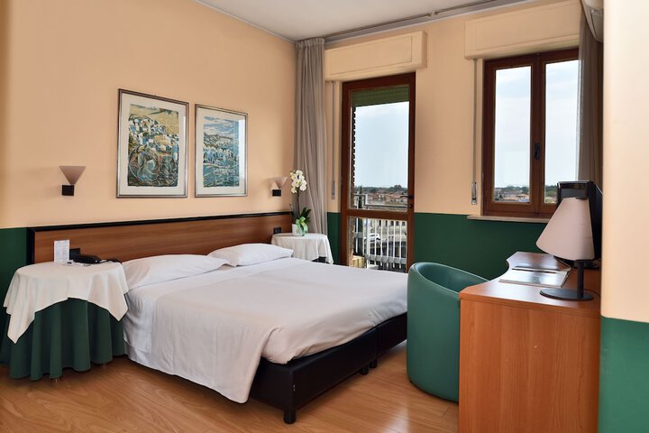 Room 6 of 60