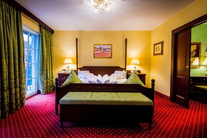 Room 10 of 71