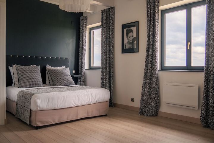 Room 16 of 37