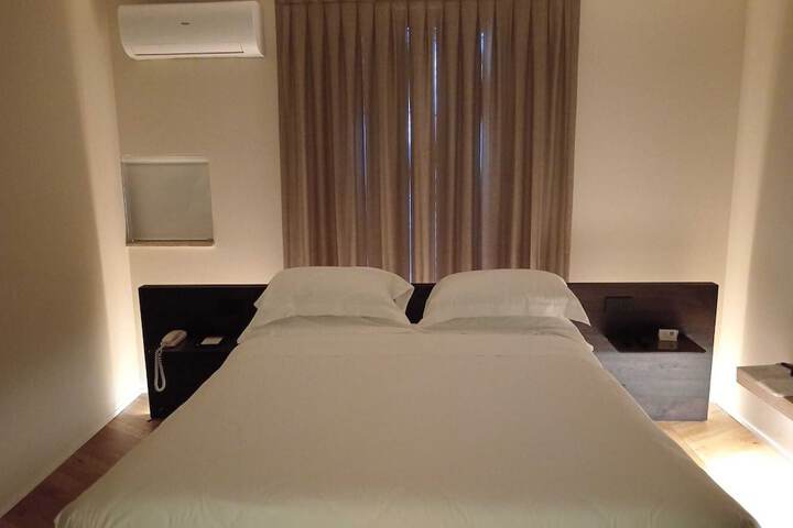 Room 30 of 69