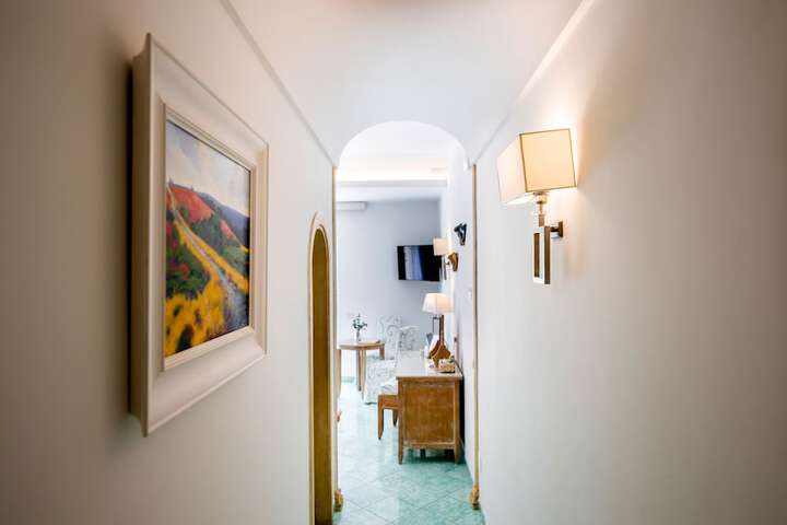 Room 53 of 116