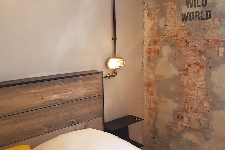 Room 30 of 93