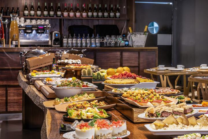 Breakfast buffet