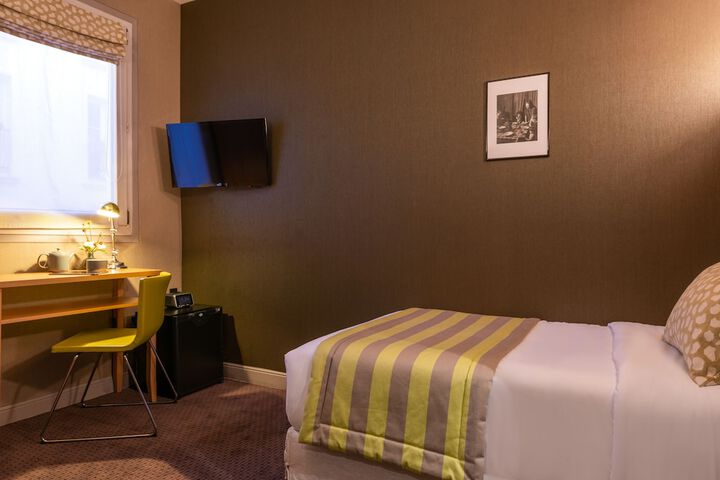 Room 14 of 49