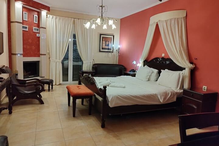 Room 10 of 29