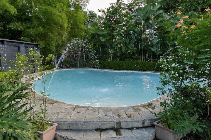 Pool 40 of 78