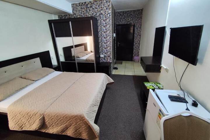 Room 16 of 34