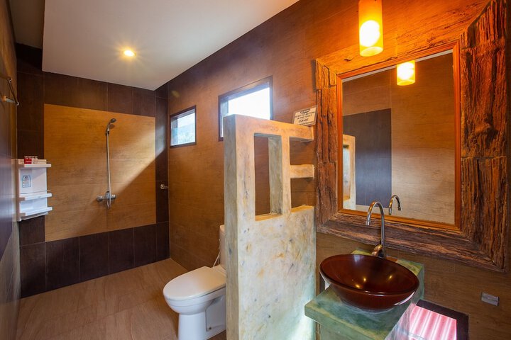 Room 15 of 18