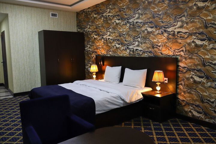 Room 20 of 38