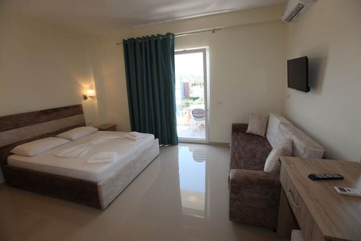 Room 17 of 156