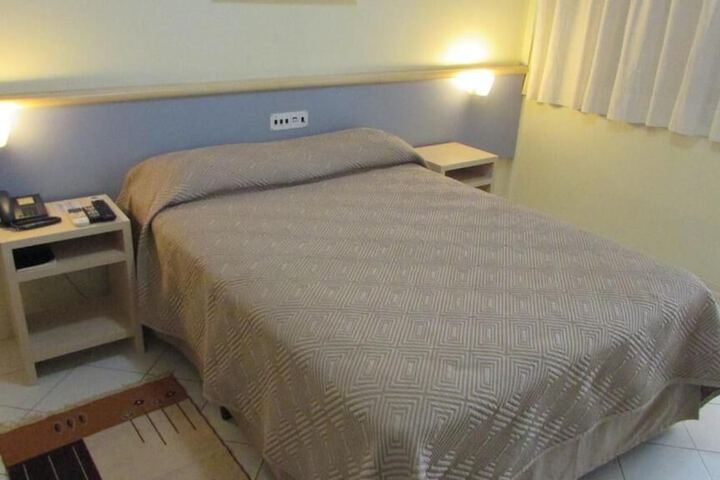 Room 4 of 36