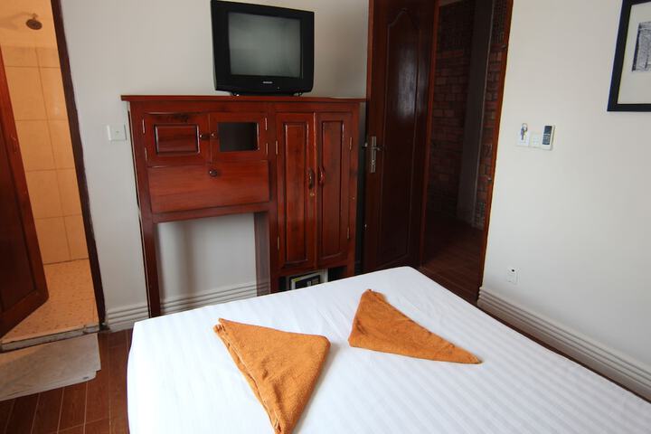 Room 14 of 64
