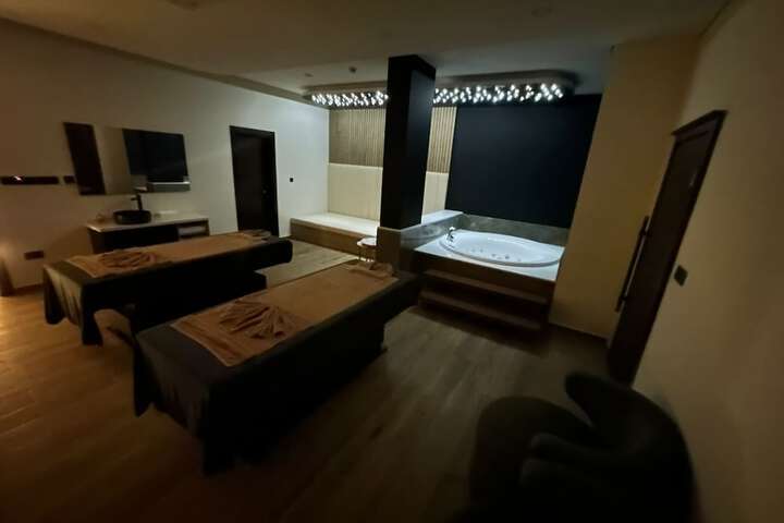Spa 17 of 25