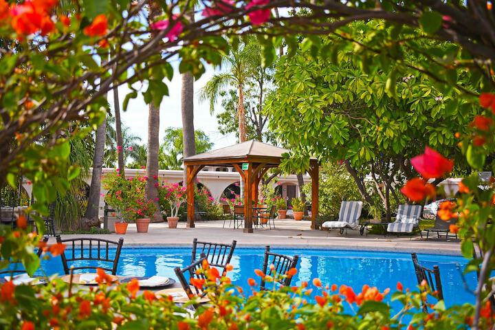 Pool Hotel